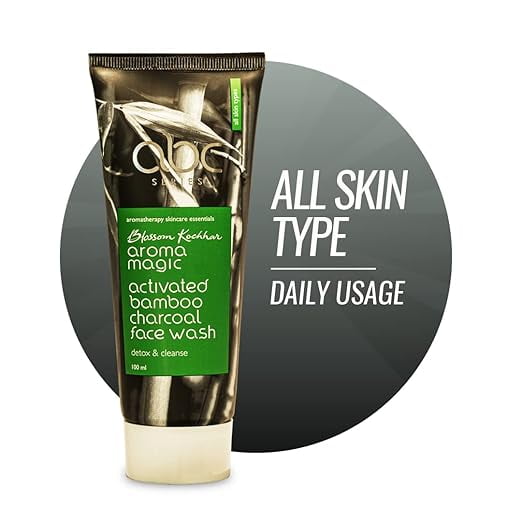 Aroma Magic Detox & Cleanse FaceWash with Activated Bamboo Charcoal & Lemon Essential Oil